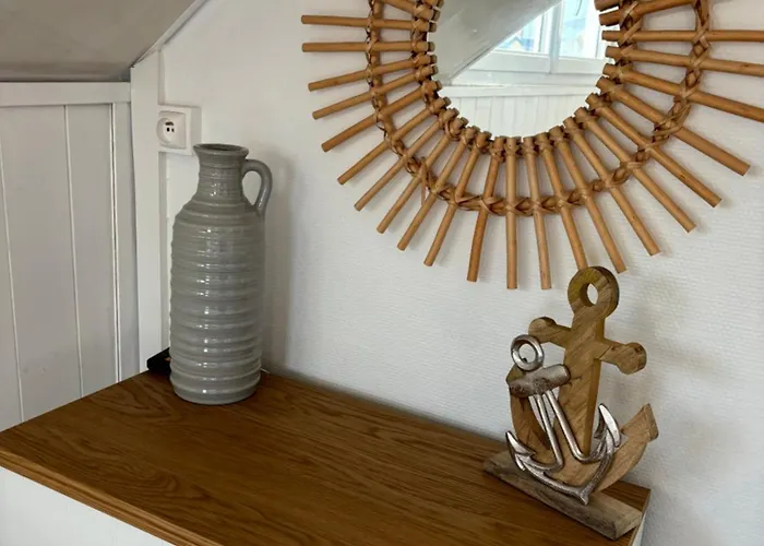 - A 300m De La Daire *