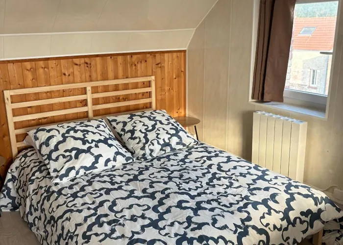 - A 300m De La Daire